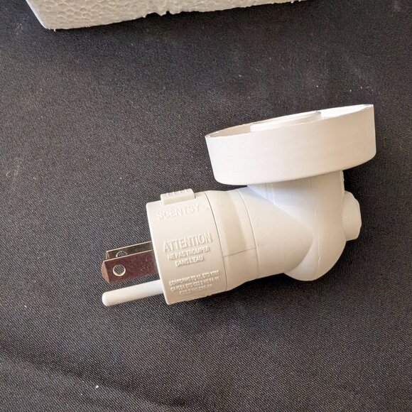 Scentsy Pine For Plaid mini plug in Warmer - Picture 8 of 8